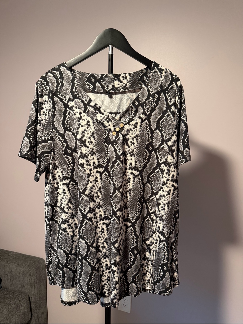 Womens Short Sleeve Snake Print Top - Black & White